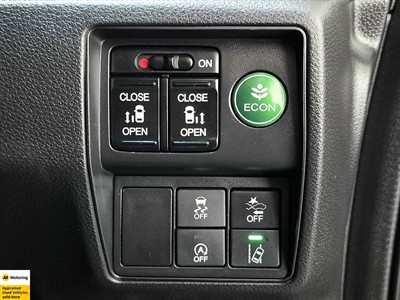 2015 Honda Odyssey - Thumbnail