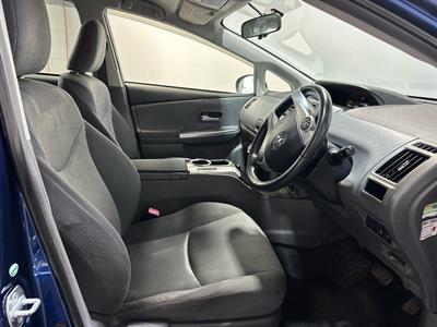 2012 Toyota Prius - Thumbnail