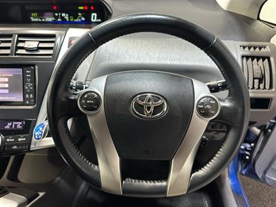 2012 Toyota Prius - Thumbnail