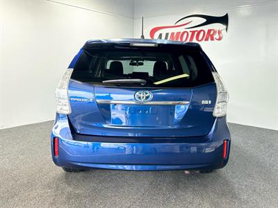 2012 Toyota Prius - Thumbnail