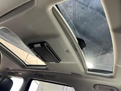 2013 Toyota Alphard - Thumbnail