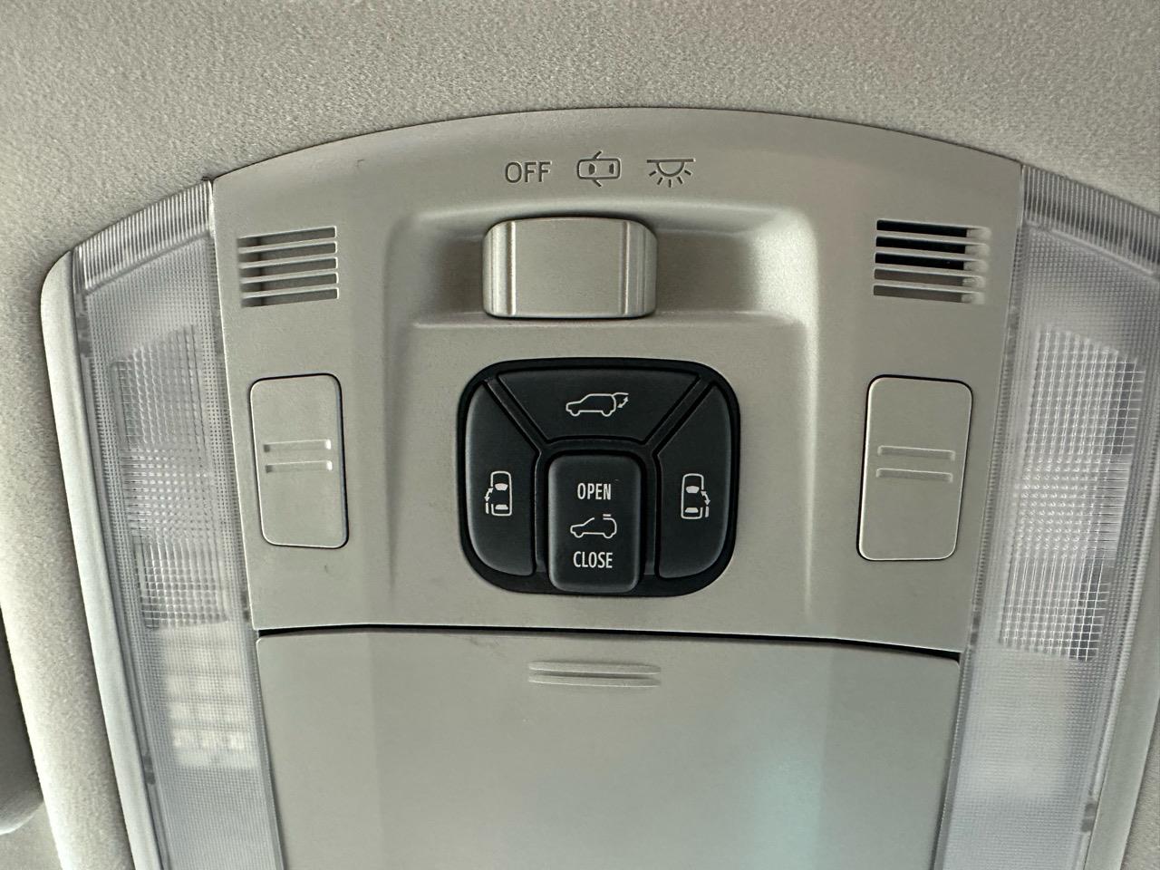 2013 Toyota Alphard