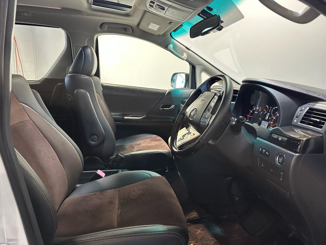 2013 Toyota Alphard