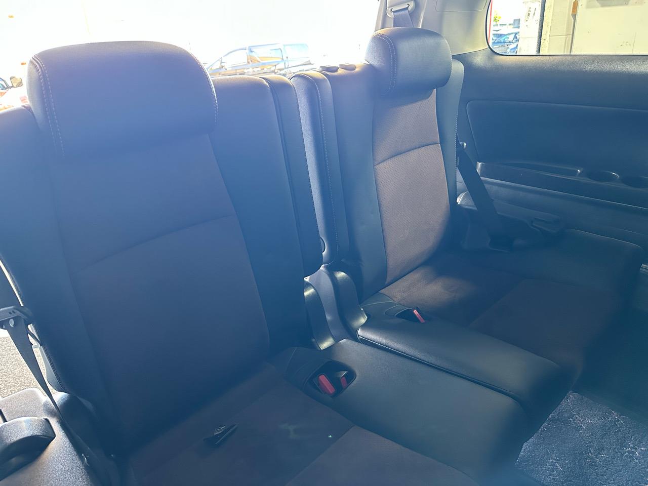 2013 Toyota Alphard