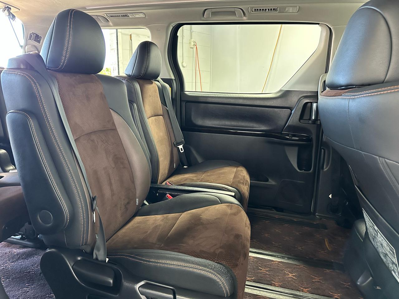 2013 Toyota Alphard