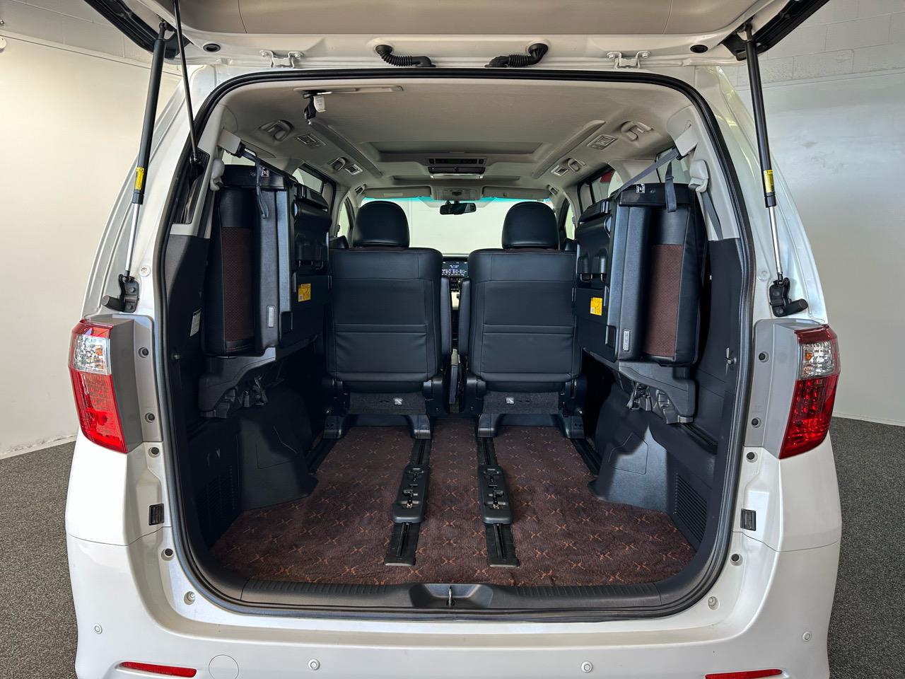 2013 Toyota Alphard