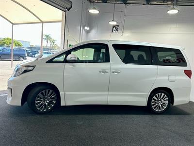 2013 Toyota Alphard - Thumbnail