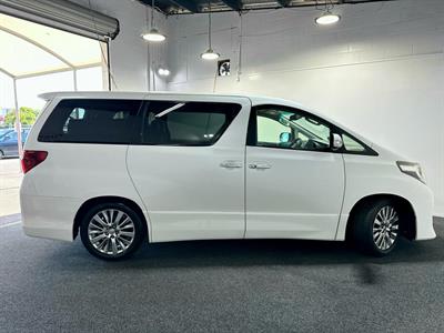 2013 Toyota Alphard - Thumbnail