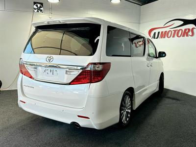 2013 Toyota Alphard - Thumbnail