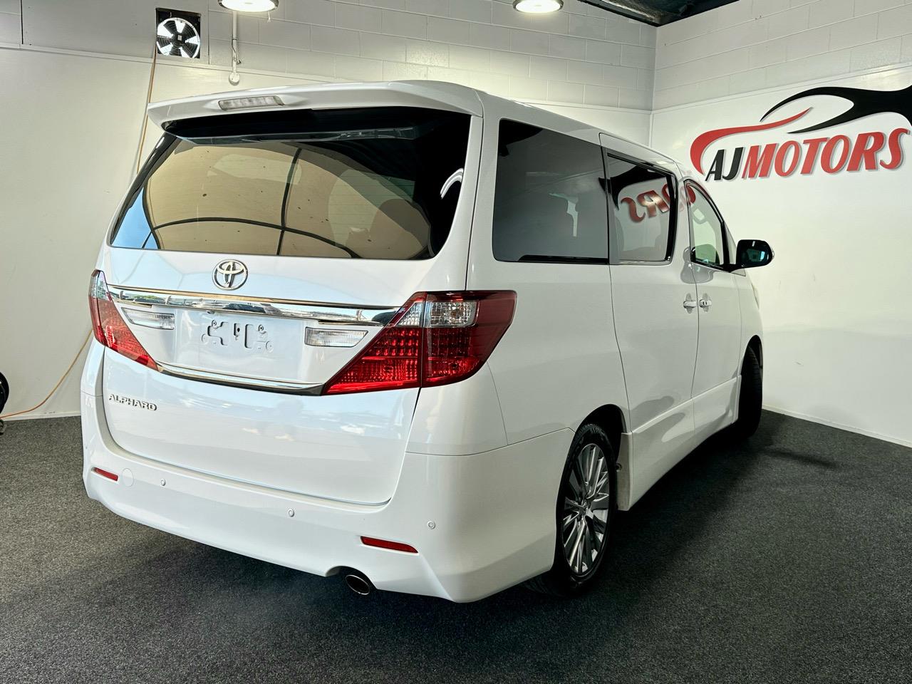 2013 Toyota Alphard