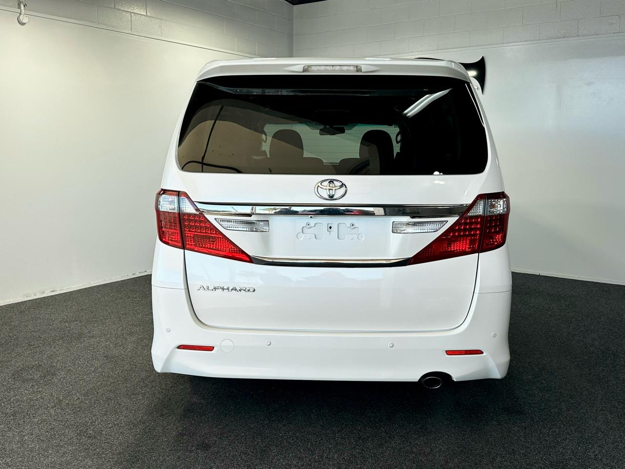 2013 Toyota Alphard
