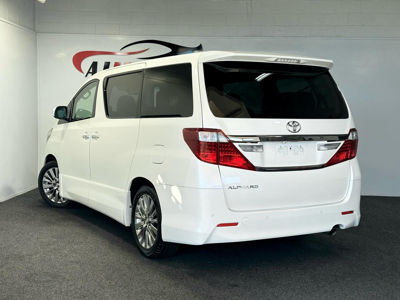 2013 Toyota Alphard