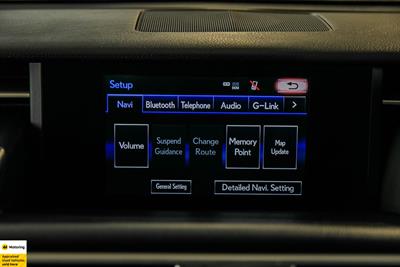 2016 Lexus IS 300h - Thumbnail