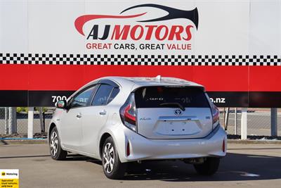 2019 Toyota Aqua - Thumbnail