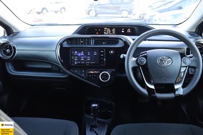 2019 Toyota Aqua - Thumbnail