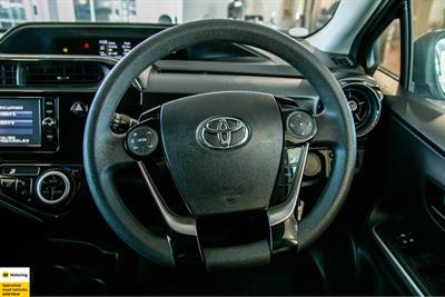 2017 Toyota Aqua - Thumbnail