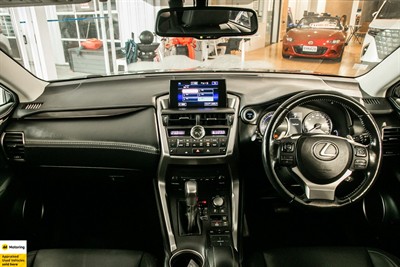 2015 Lexus NX 300h - Thumbnail