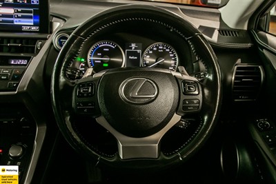 2015 Lexus NX 300h - Thumbnail