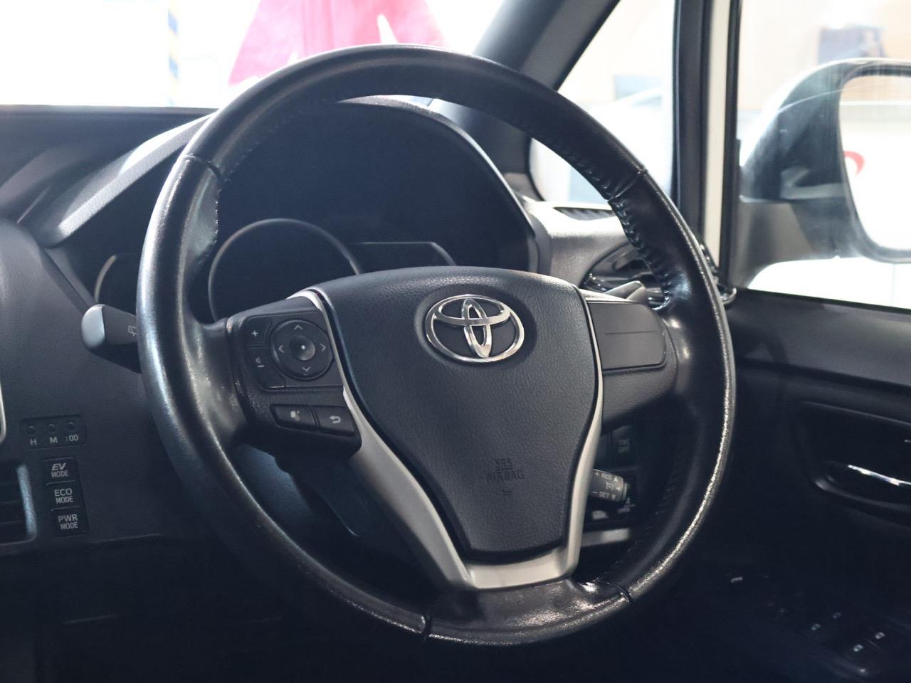 2014 Toyota Voxy
