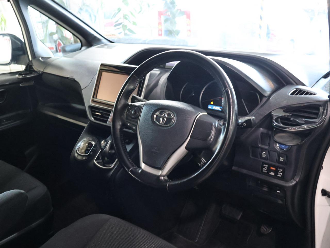 2014 Toyota Voxy