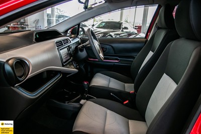 2013 Toyota Aqua - Thumbnail