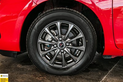 2013 Toyota Aqua - Thumbnail