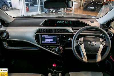 2013 Toyota Aqua - Thumbnail