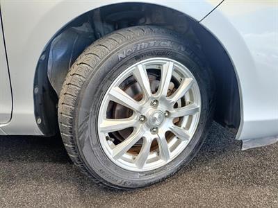 2015 Toyota Aqua - Thumbnail