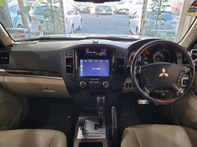 2011 Mitsubishi Pajero - Thumbnail