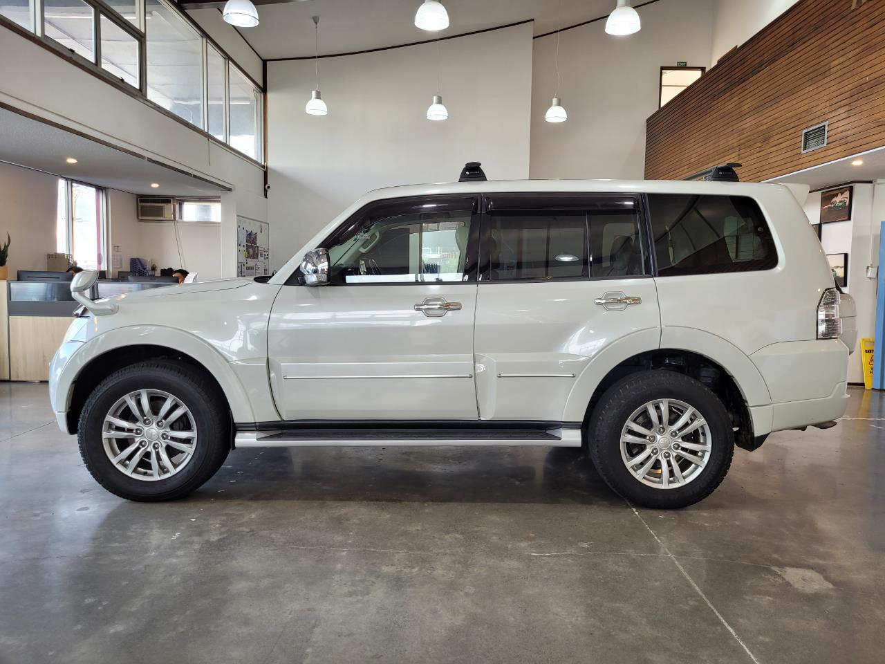 2011 Mitsubishi Pajero
