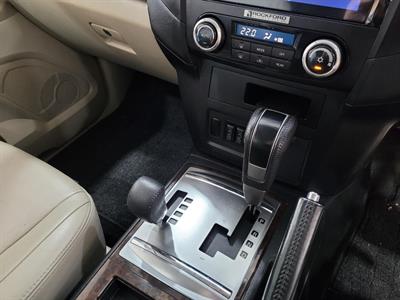 2011 Mitsubishi Pajero - Thumbnail