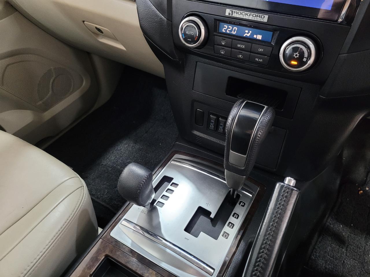 2011 Mitsubishi Pajero