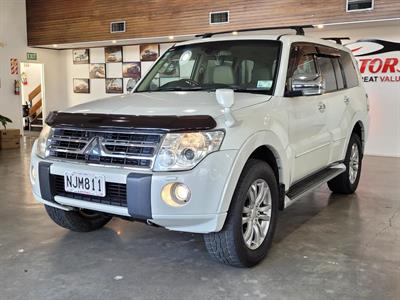 2011 Mitsubishi Pajero - Thumbnail
