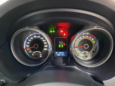 2011 Mitsubishi Pajero - Thumbnail