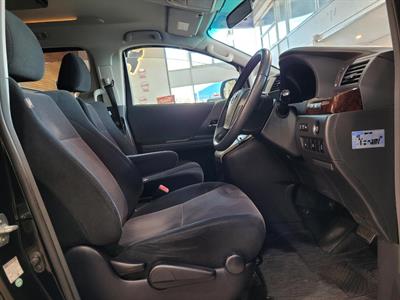 2012 Toyota Vellfire - Thumbnail