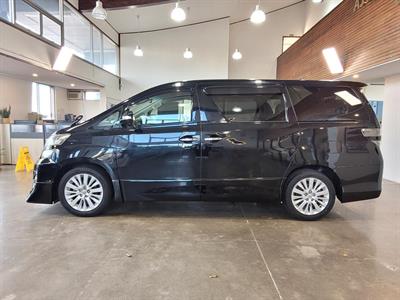 2012 Toyota Vellfire - Thumbnail