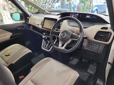 2018 Nissan Serena - Thumbnail