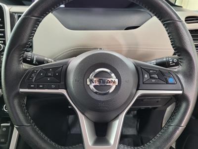 2018 Nissan Serena - Thumbnail