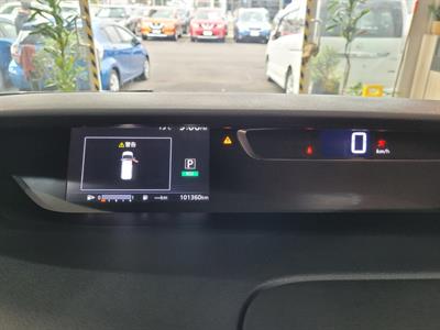 2018 Nissan Serena - Thumbnail