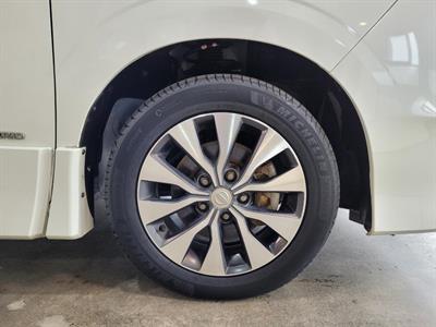2018 Nissan Serena - Thumbnail