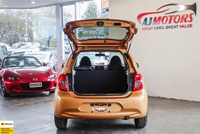 2018 Nissan March - Thumbnail