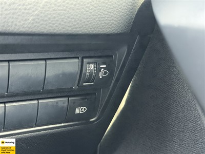 2020 Toyota Yaris - Thumbnail