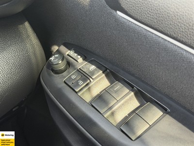 2020 Toyota Yaris - Thumbnail