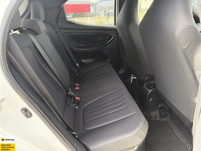 2020 Toyota Yaris - Thumbnail