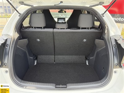 2020 Toyota Yaris - Thumbnail