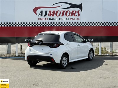 2020 Toyota Yaris - Thumbnail