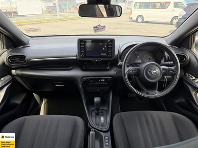 2020 Toyota Yaris - Thumbnail