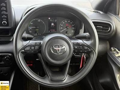 2020 Toyota Yaris - Thumbnail