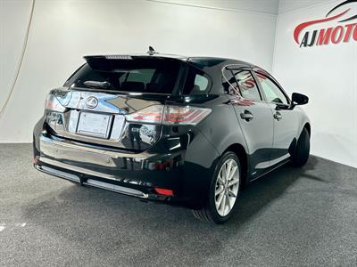 2012 Lexus CT200H - Thumbnail