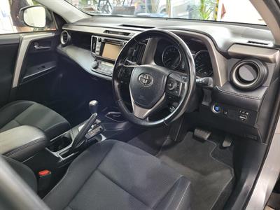 2017 Toyota RAV4 - Thumbnail